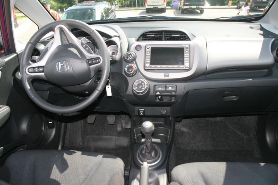  Honda Fit Sport 2009 года  (фото 39 из 66)
